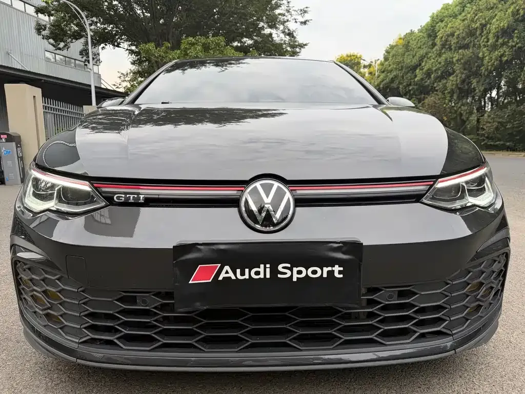 Volkswagen Golf GTI — фото 8