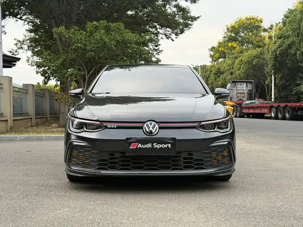 Volkswagen Golf GTI — фото 5