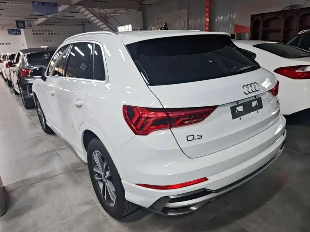 Audi Q3 — фото 6