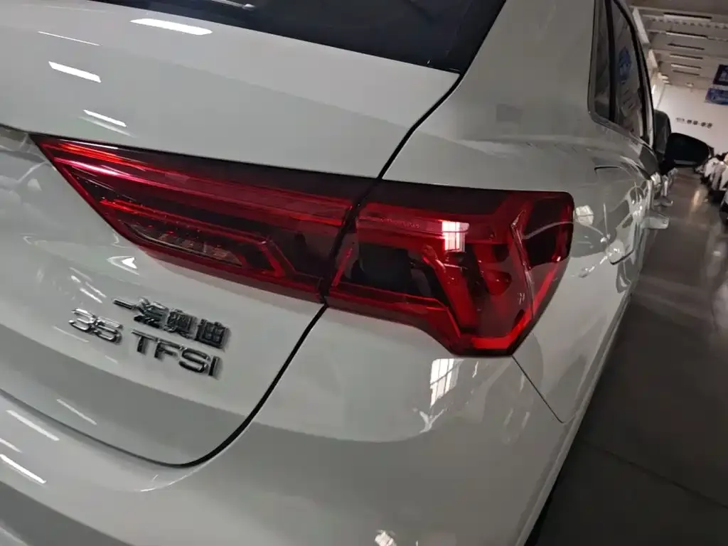 Audi Q3 — фото 5