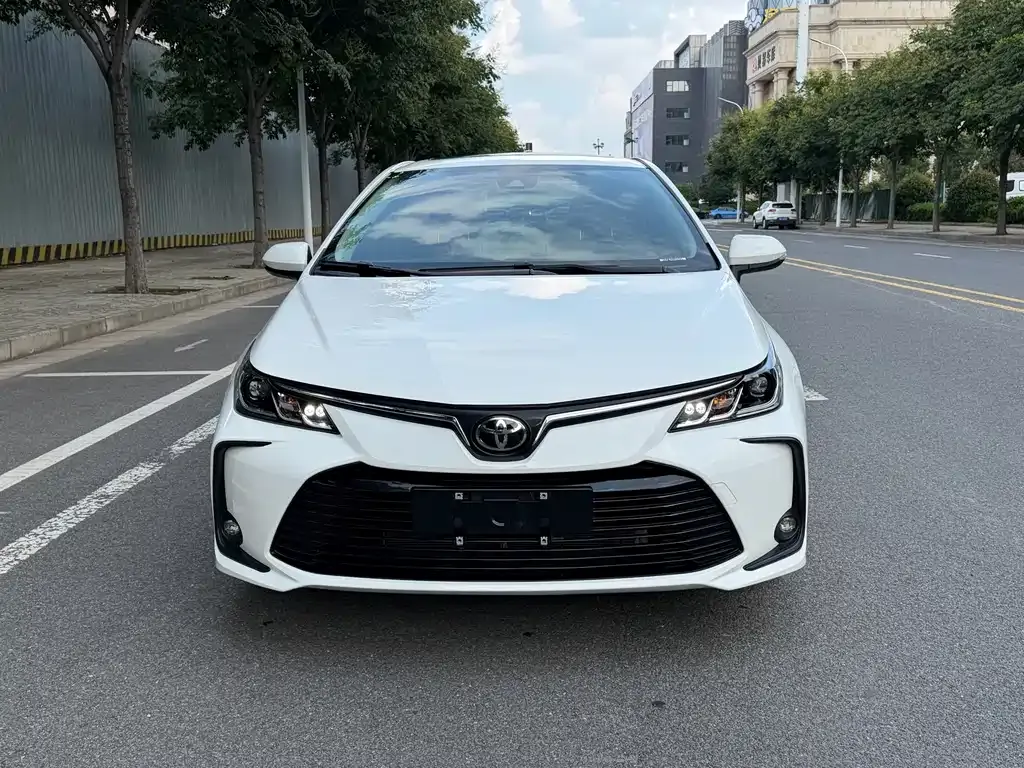 Toyota Corolla — фото 6