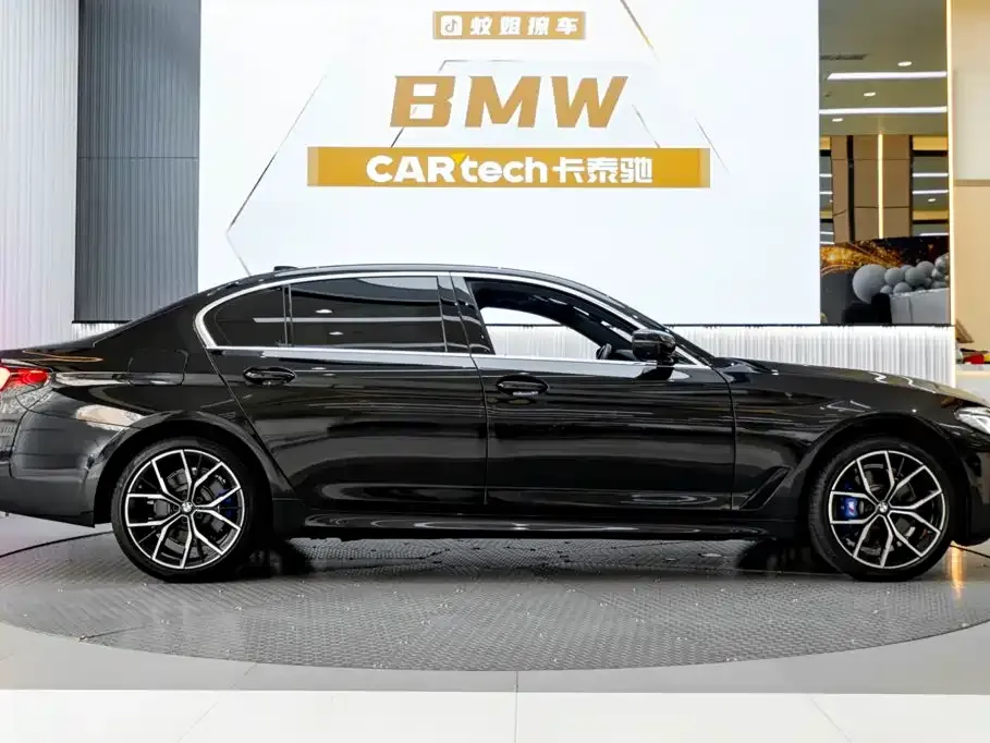 BMW 5 Series — фото 10