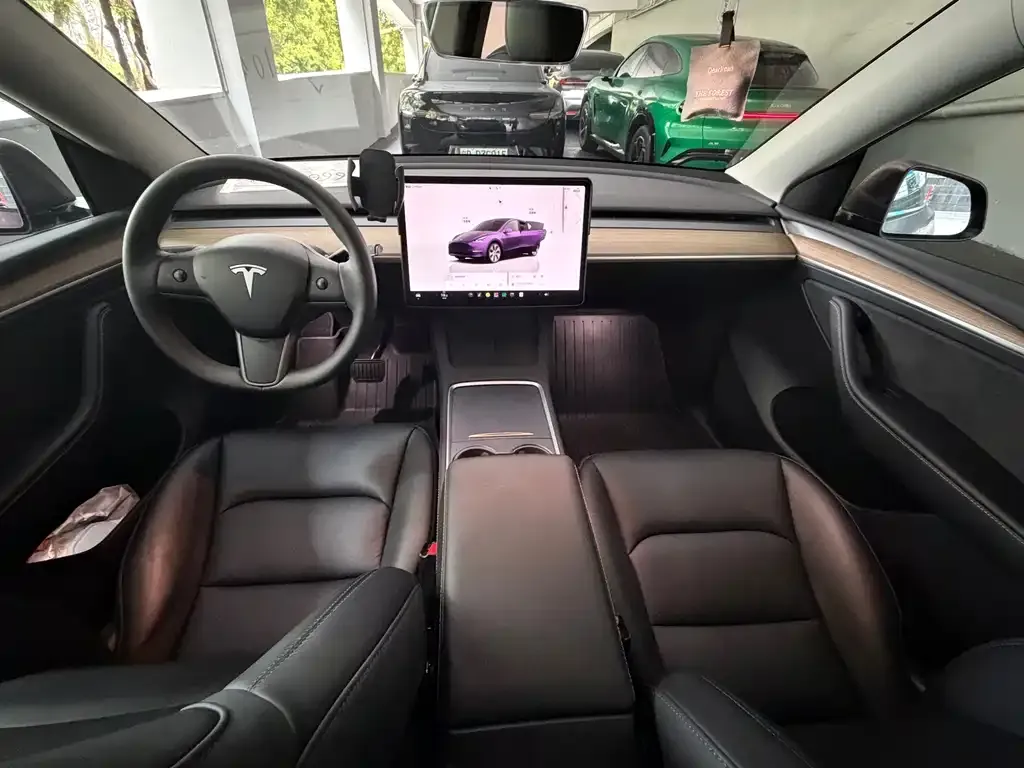 Tesla Model Y — фото 2