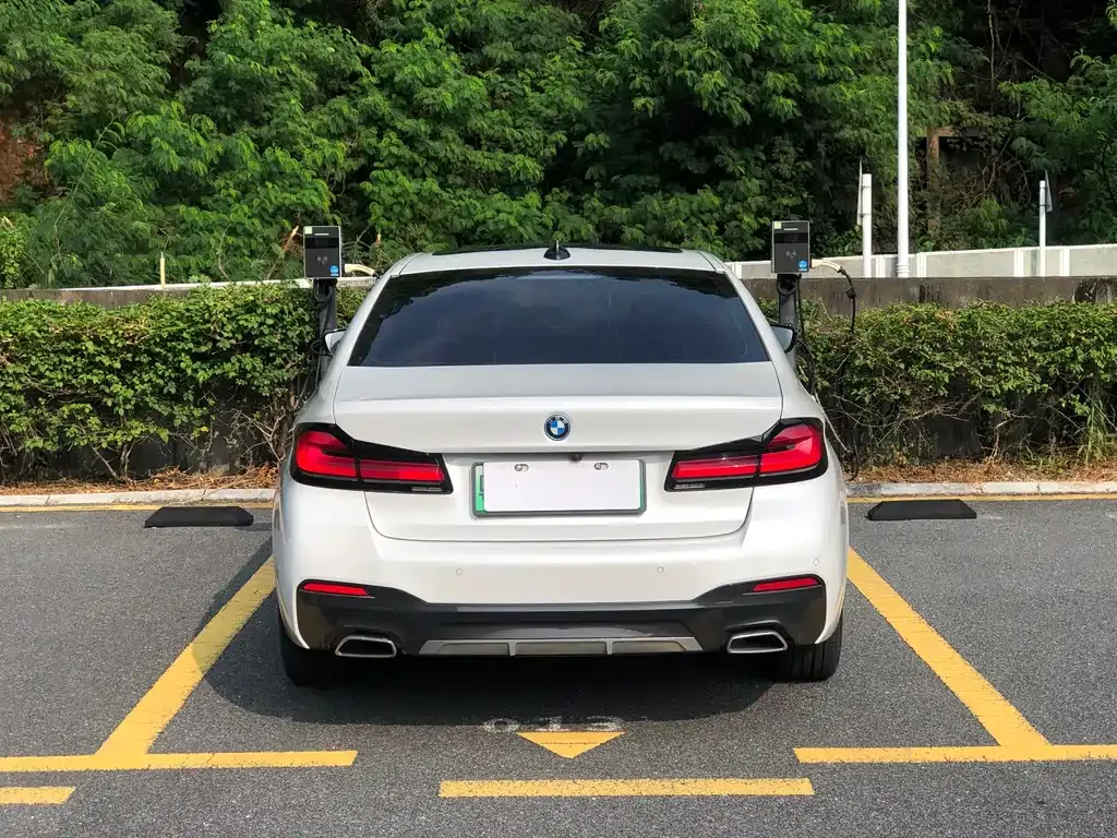 BMW 5 Series New Energy — фото 6