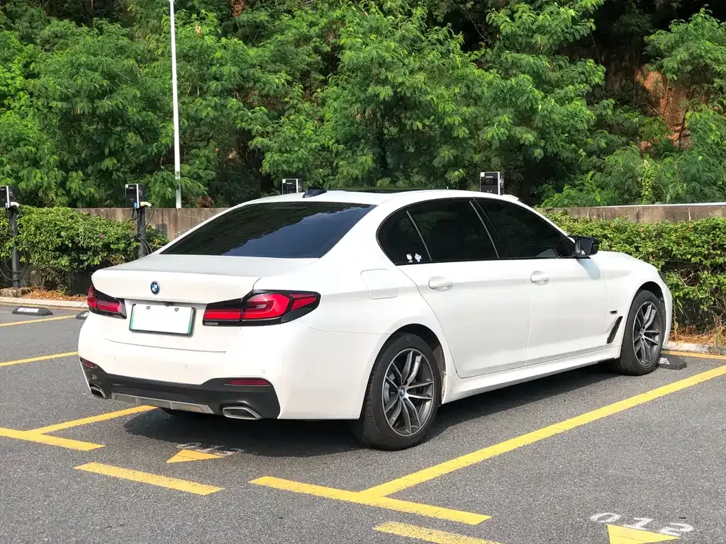 BMW 5 Series New Energy — фото 7