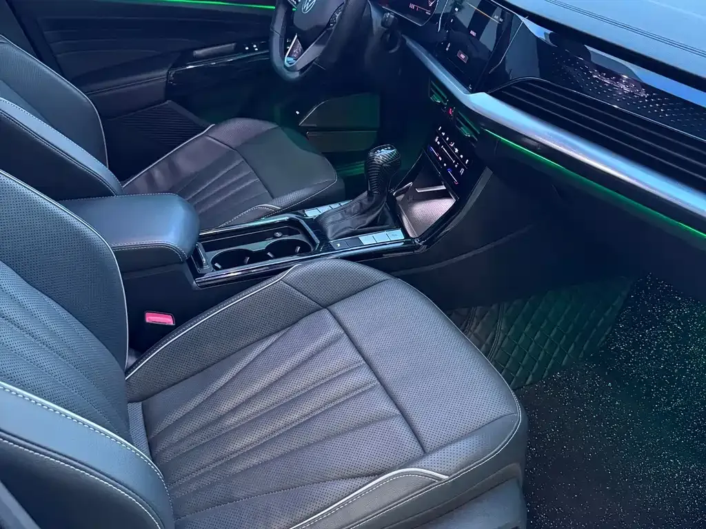 Volkswagen Passat — фото 8