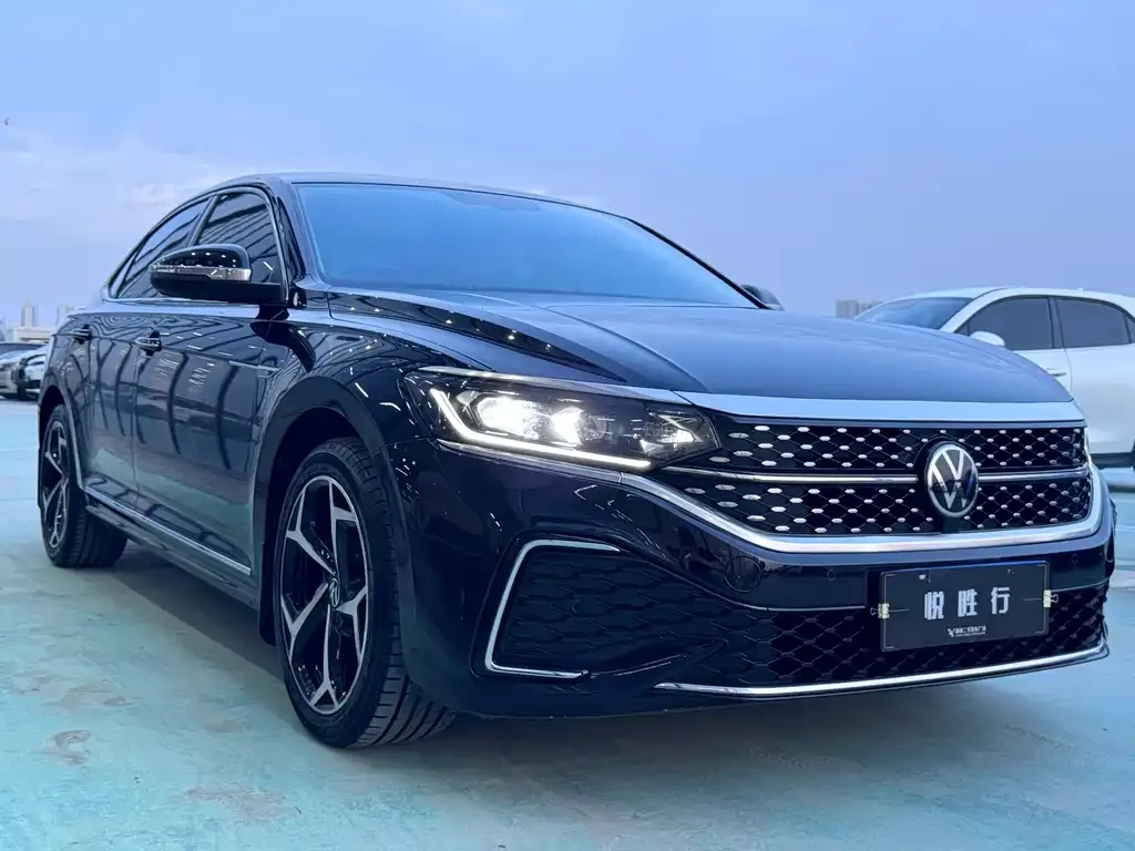 Volkswagen Passat — фото 4