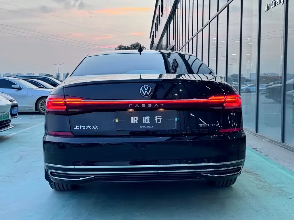 Volkswagen Passat — фото 6