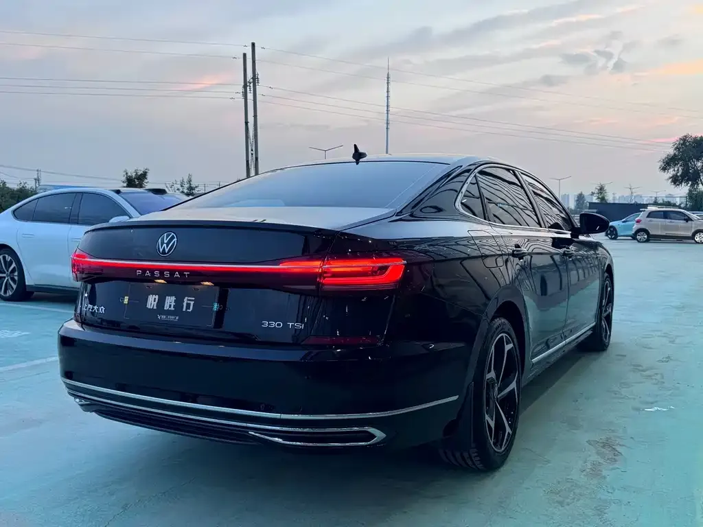 Volkswagen Passat — фото 9