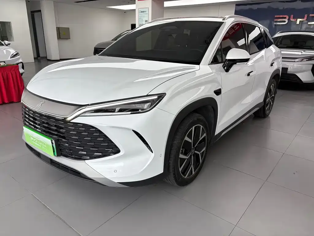 BYD L DM-i — фото 1