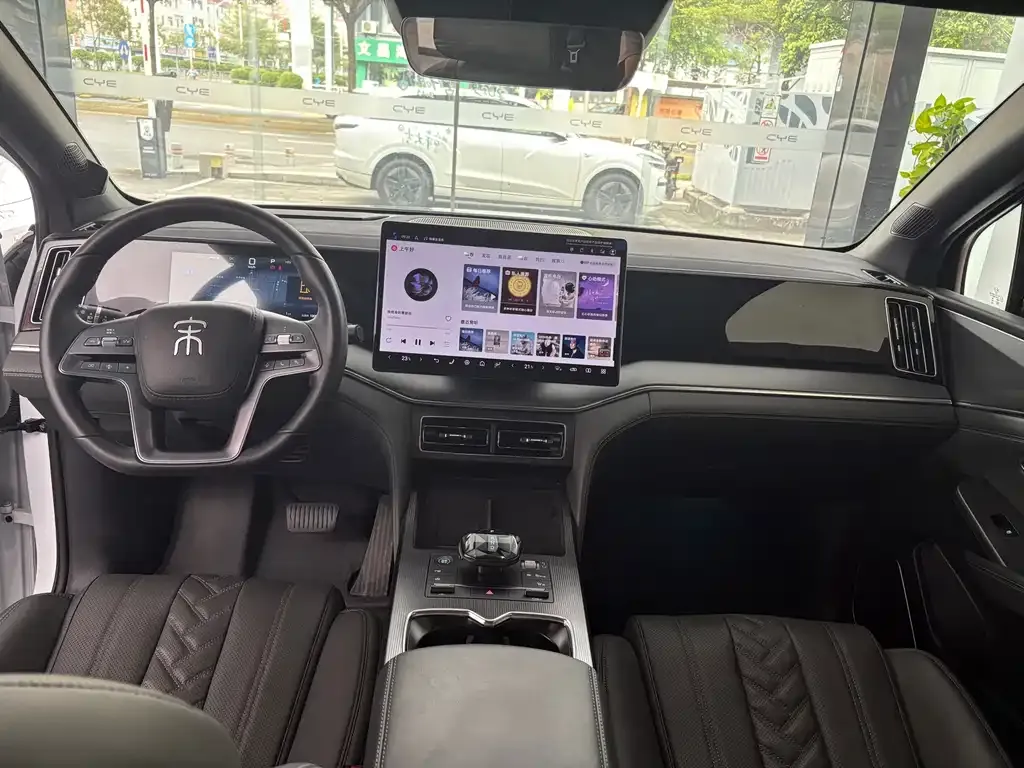 BYD L DM-i — фото 2