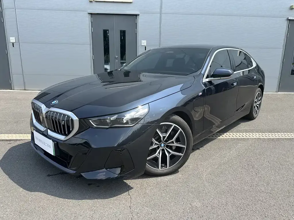 BMW i5 — фото 1