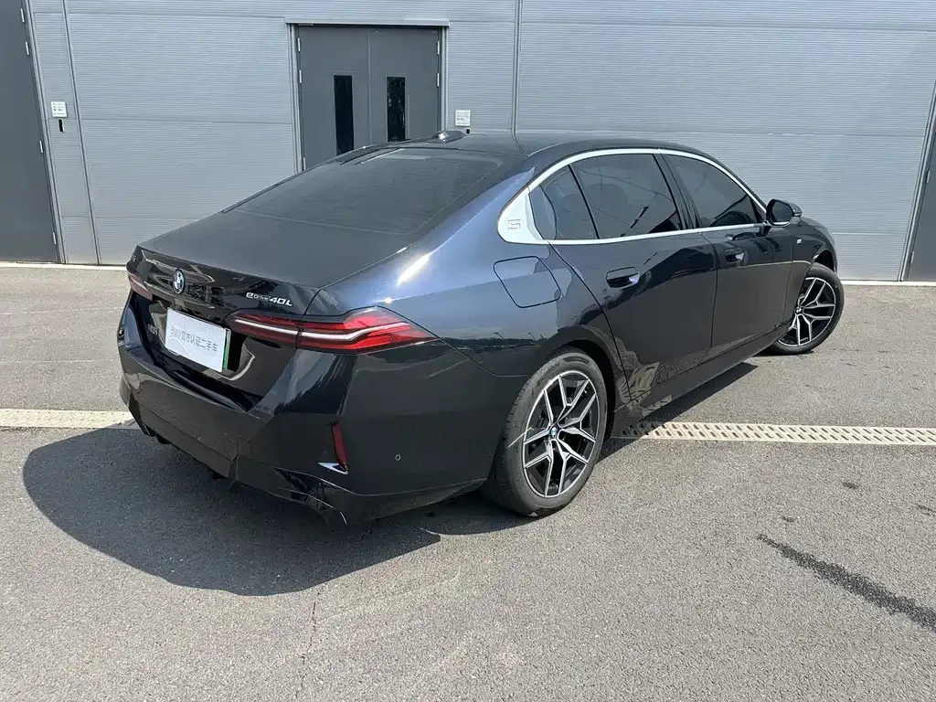 BMW i5 — фото 9