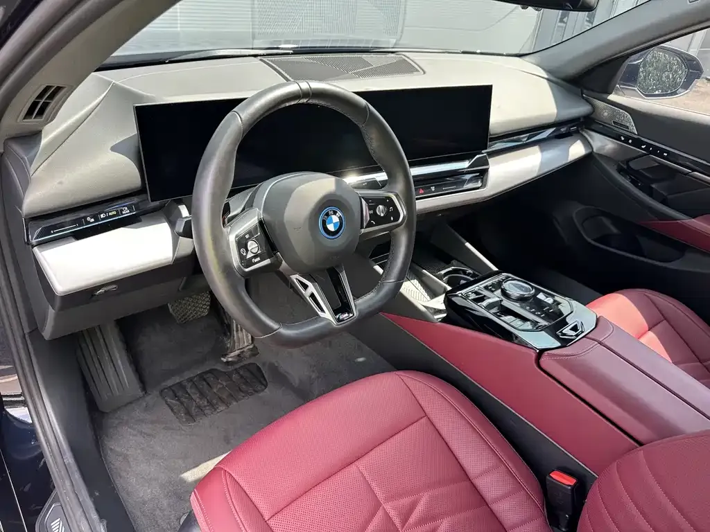 BMW i5 — фото 8