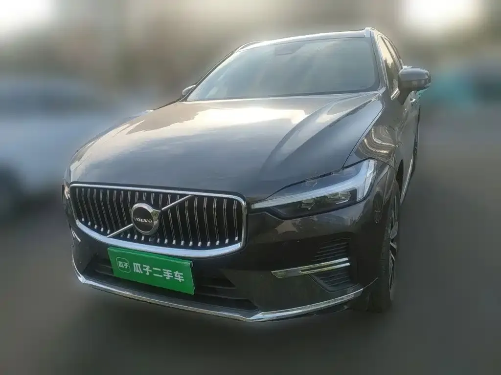 Volvo XC60 — фото 9