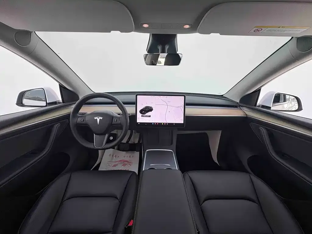 Tesla Model Y — фото 4