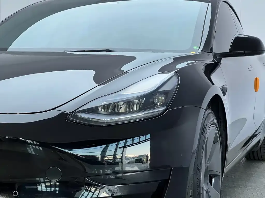 Tesla Model 3 — фото 5
