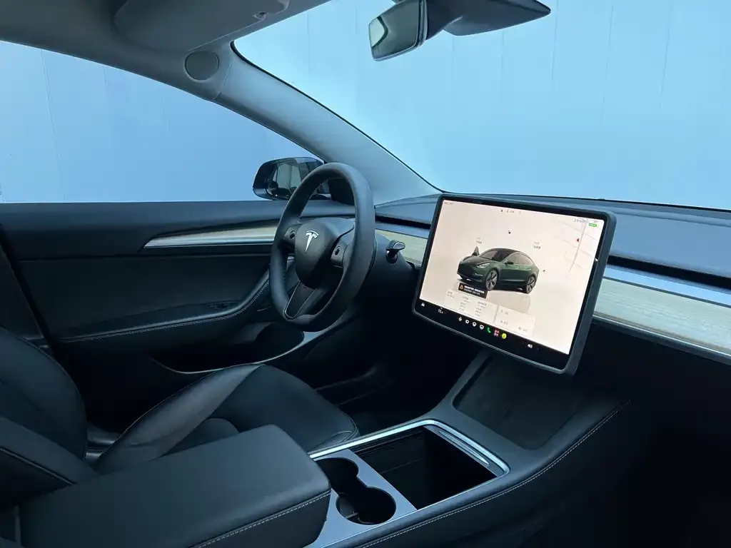 Tesla Model 3 — фото 7