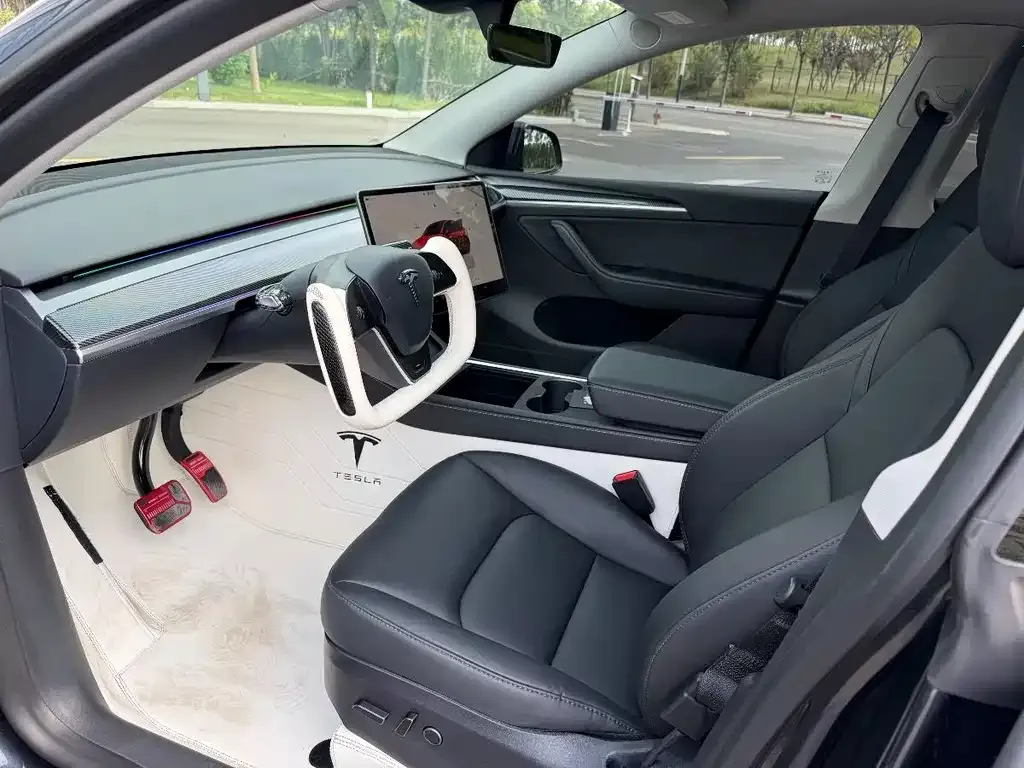 Tesla Model Y — фото 2