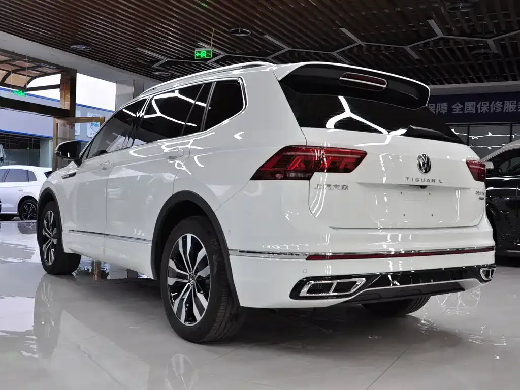 Volkswagen Tiguan L — фото 3