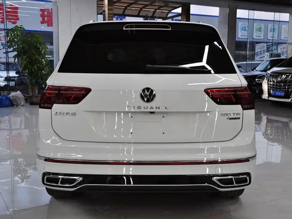 Volkswagen Tiguan L — фото 7
