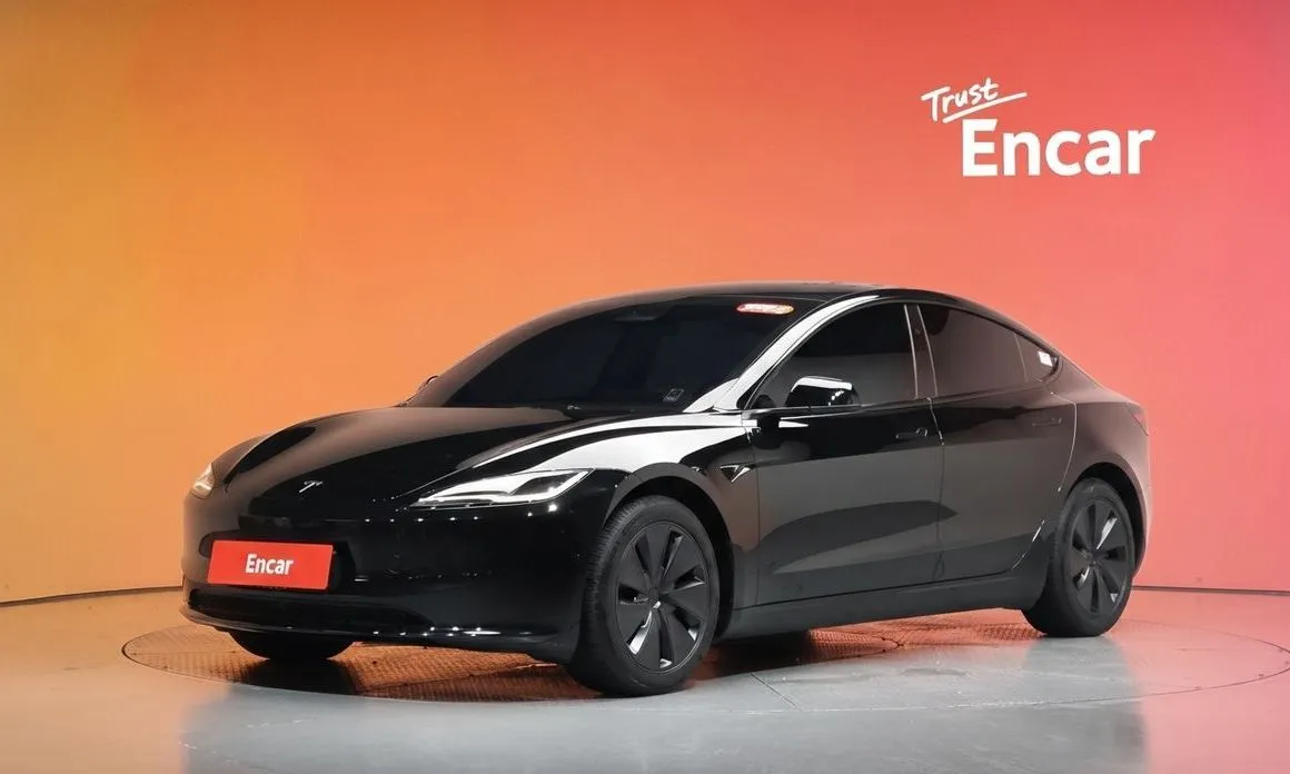 Tesla Model 3 — фото 1