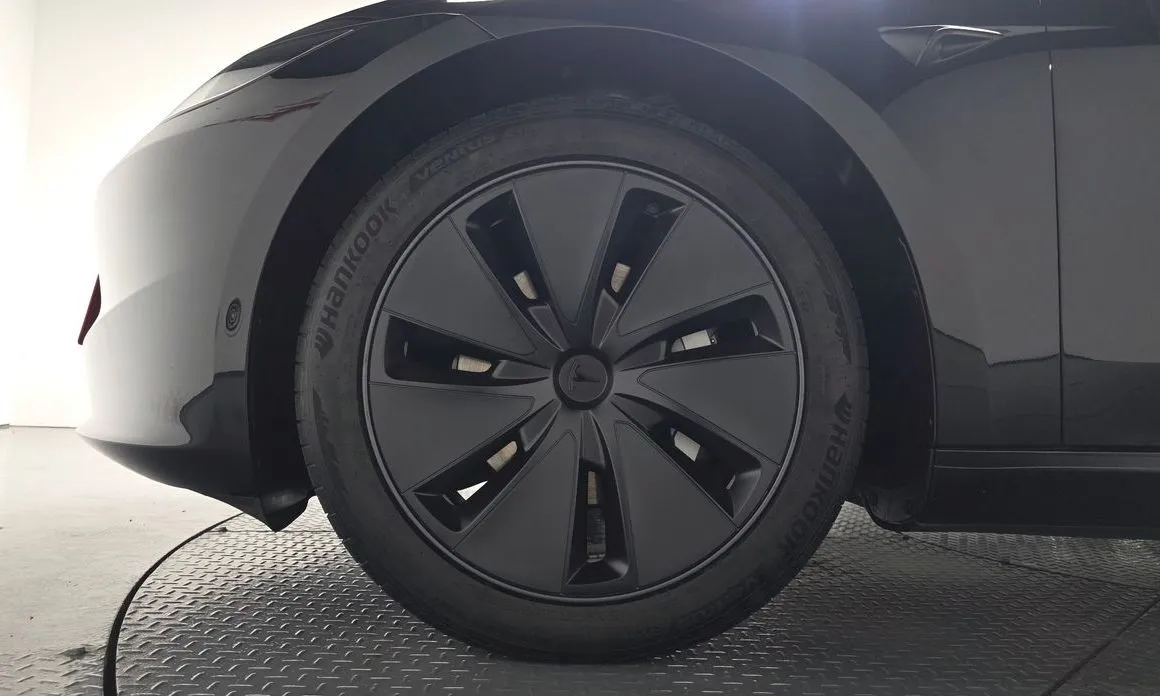 Tesla Model 3 — фото 4
