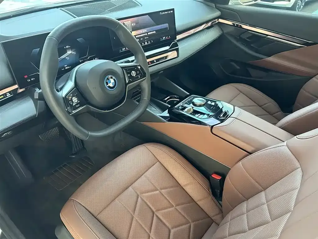 BMW i5 — фото 4