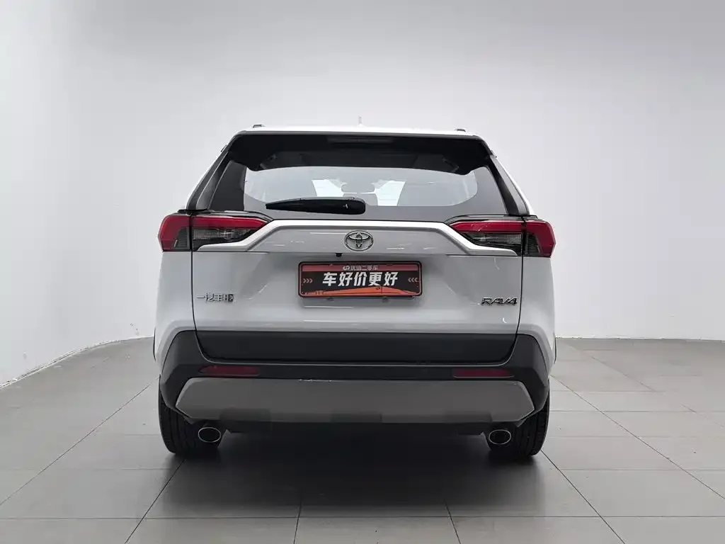 Toyota RAV4 — фото 2