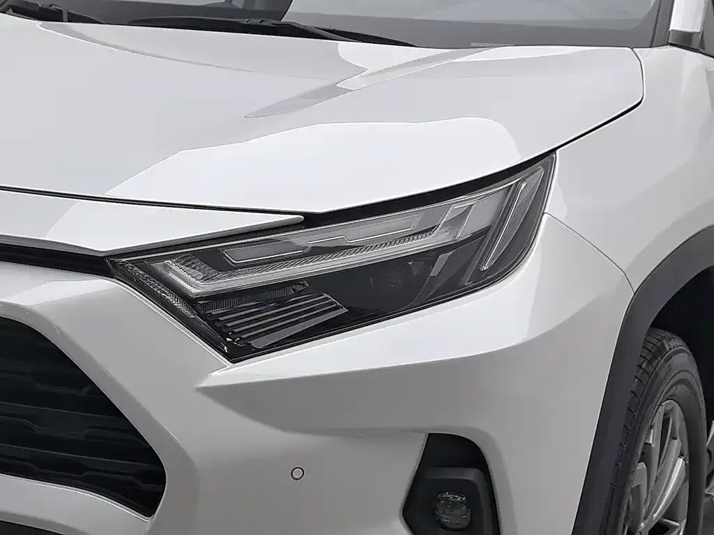Toyota RAV4 — фото 6