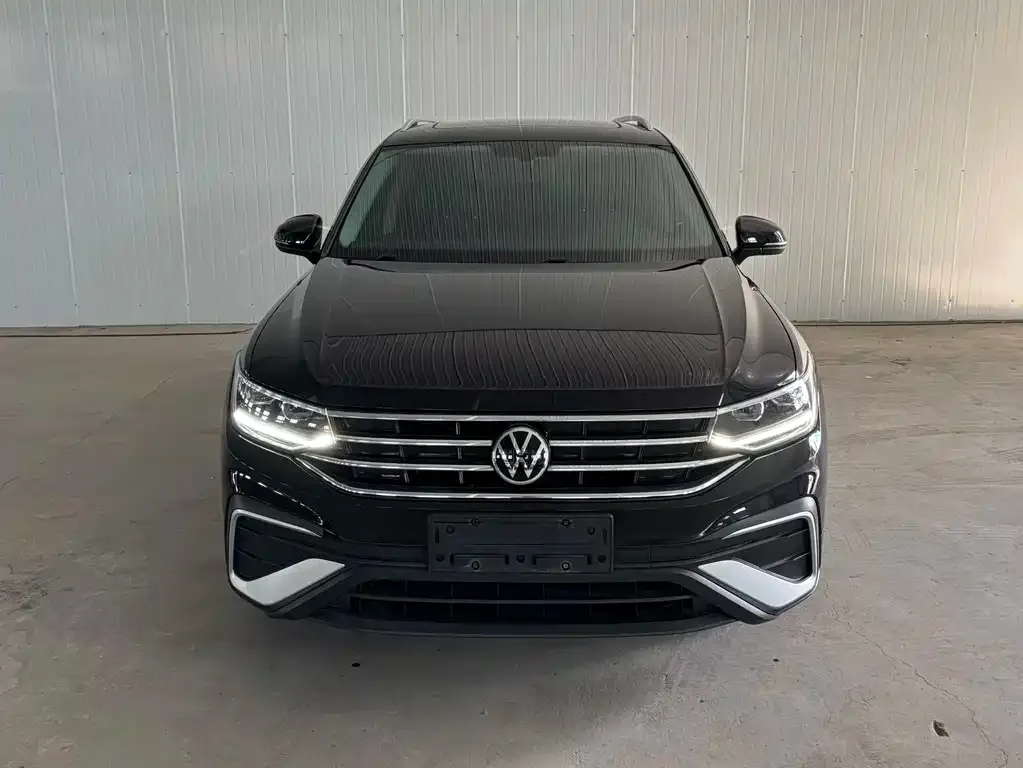 Volkswagen Tiguan L — фото 8