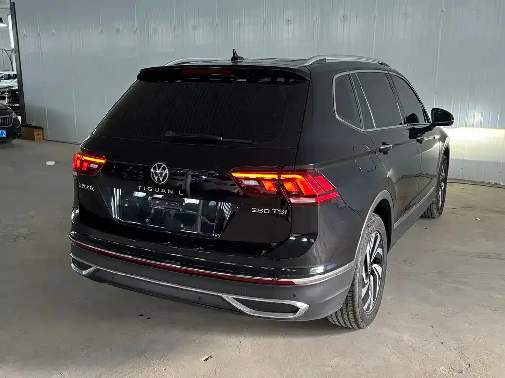 Volkswagen Tiguan L — фото 6