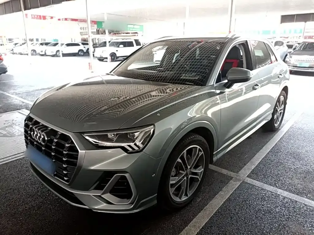 Audi Q3 — фото 1