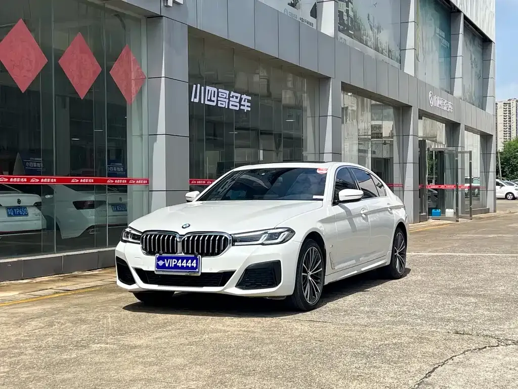 BMW 5 Series — фото 1