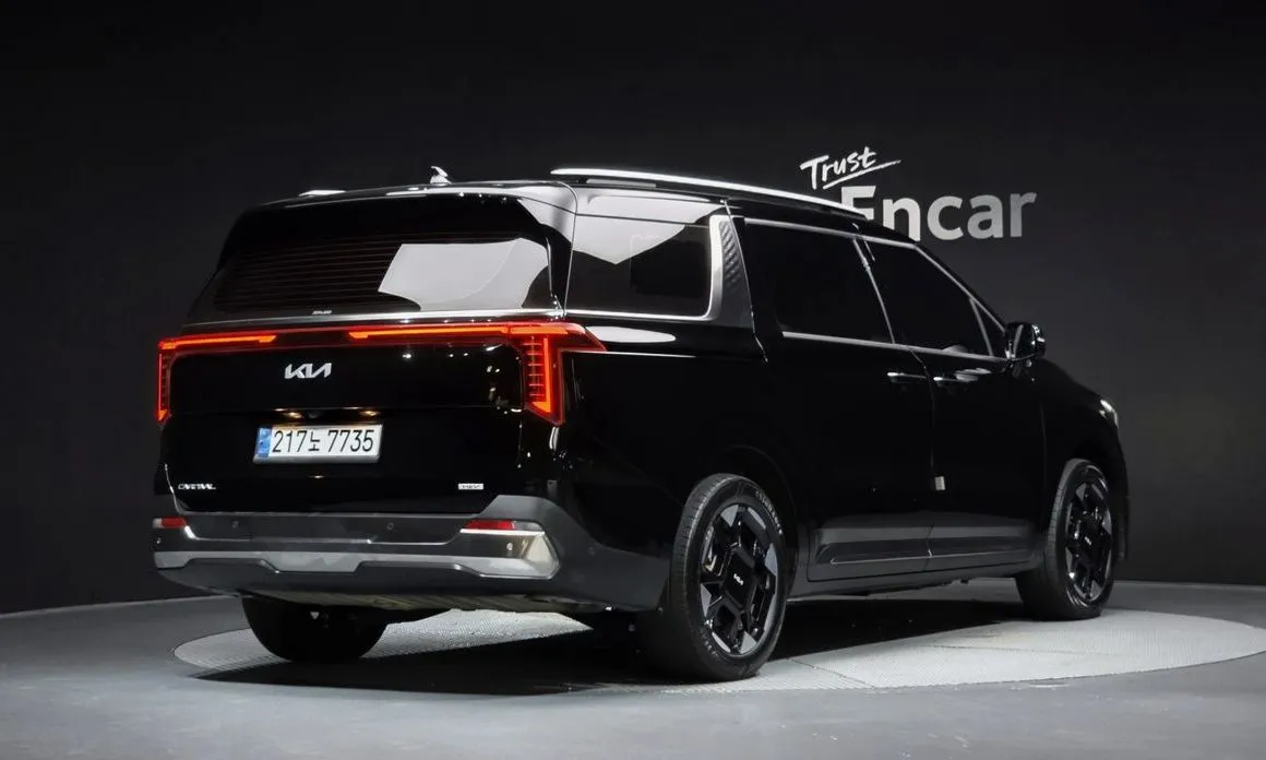 Kia Carnival — фото 5