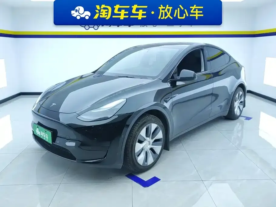 Tesla Model Y — фото 1
