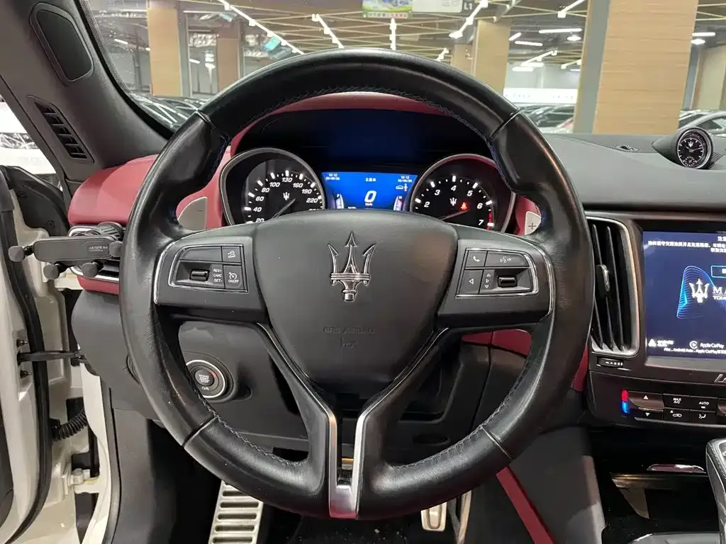 Maserati Levante — фото 6