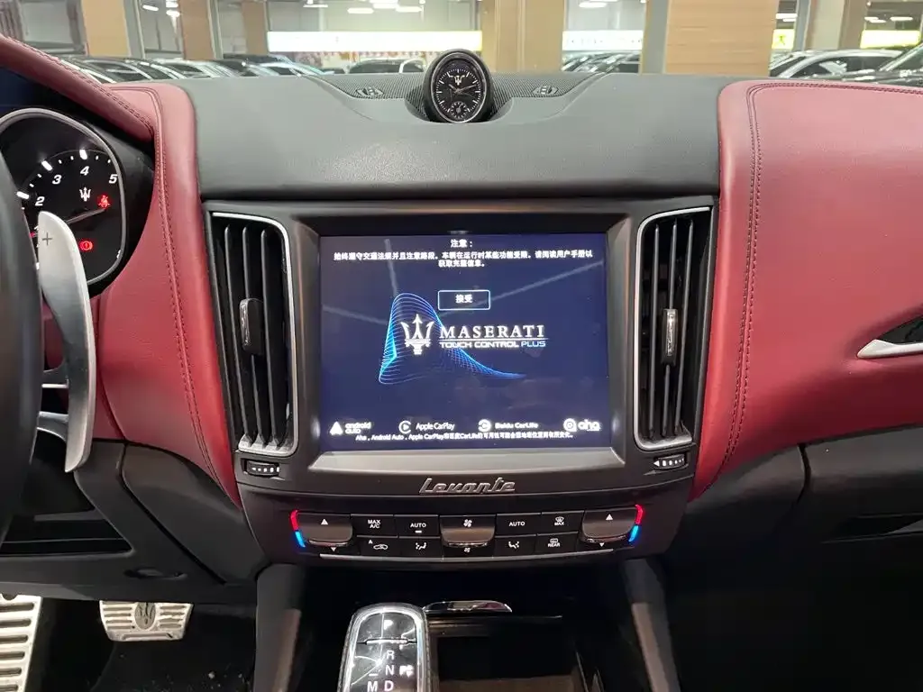 Maserati Levante — фото 10
