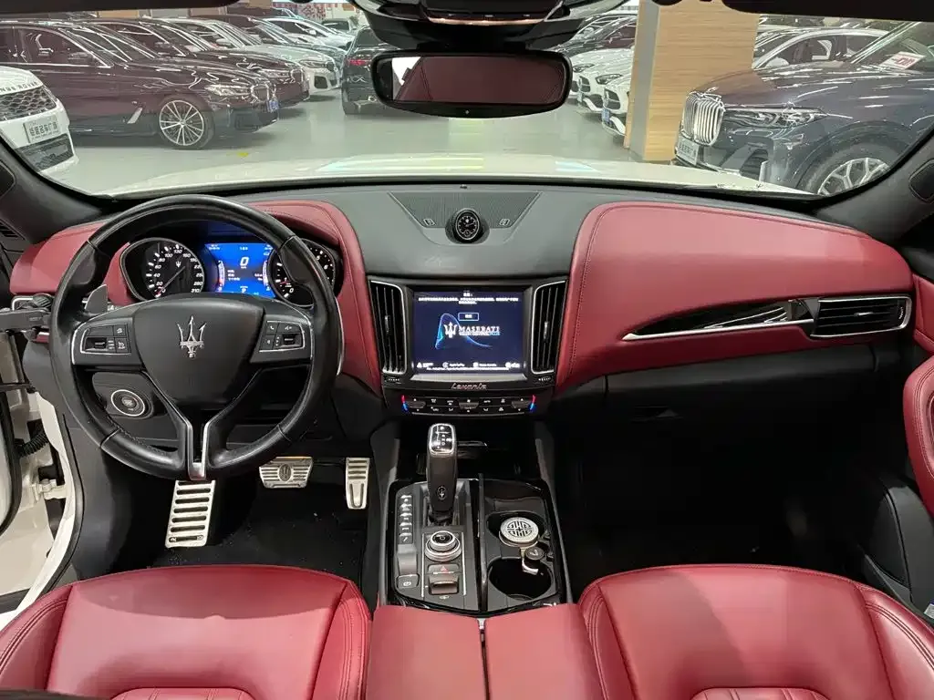 Maserati Levante — фото 3