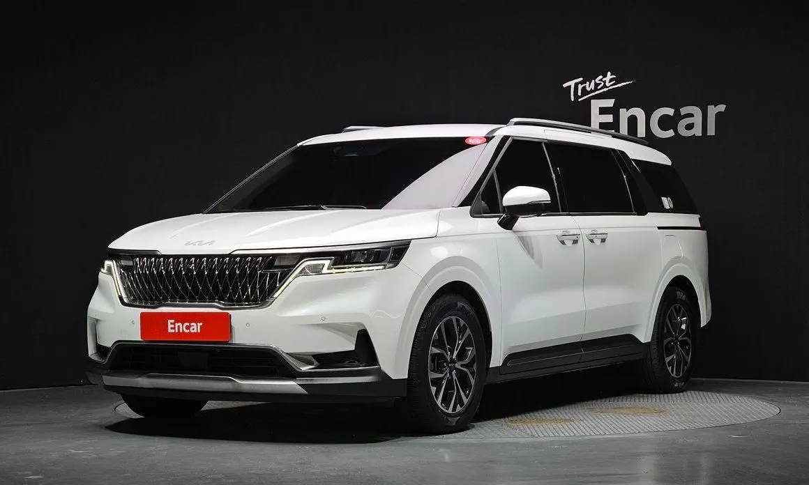 Kia Carnival — фото 1
