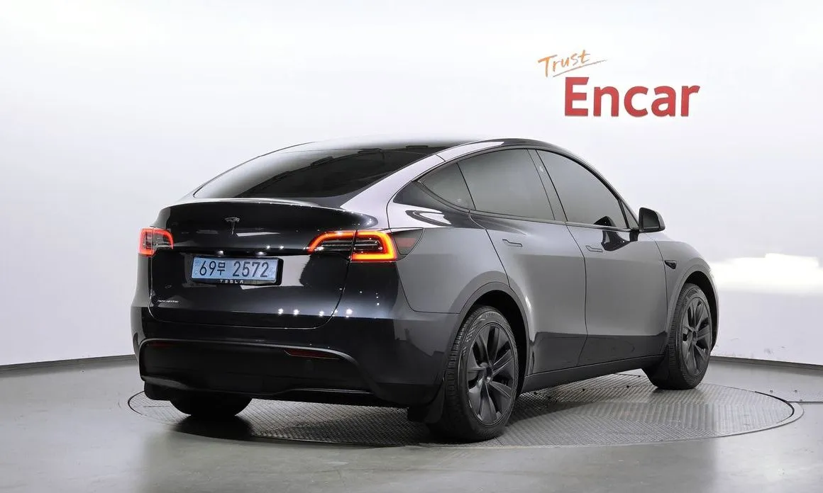 Tesla Model Y — фото 2