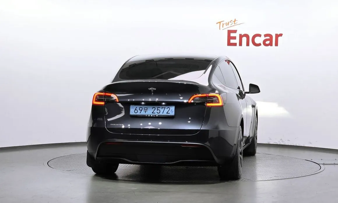 Tesla Model Y — фото 4