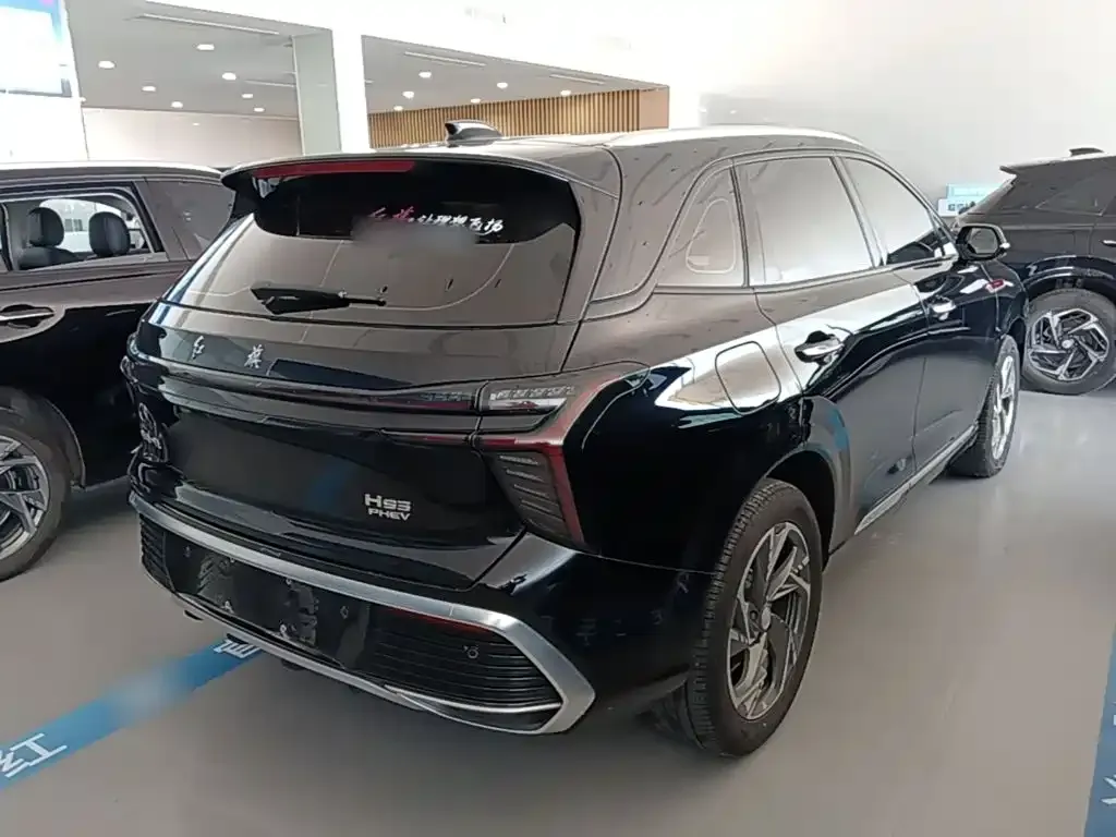 Hongqi HS3 PHEV — фото 3