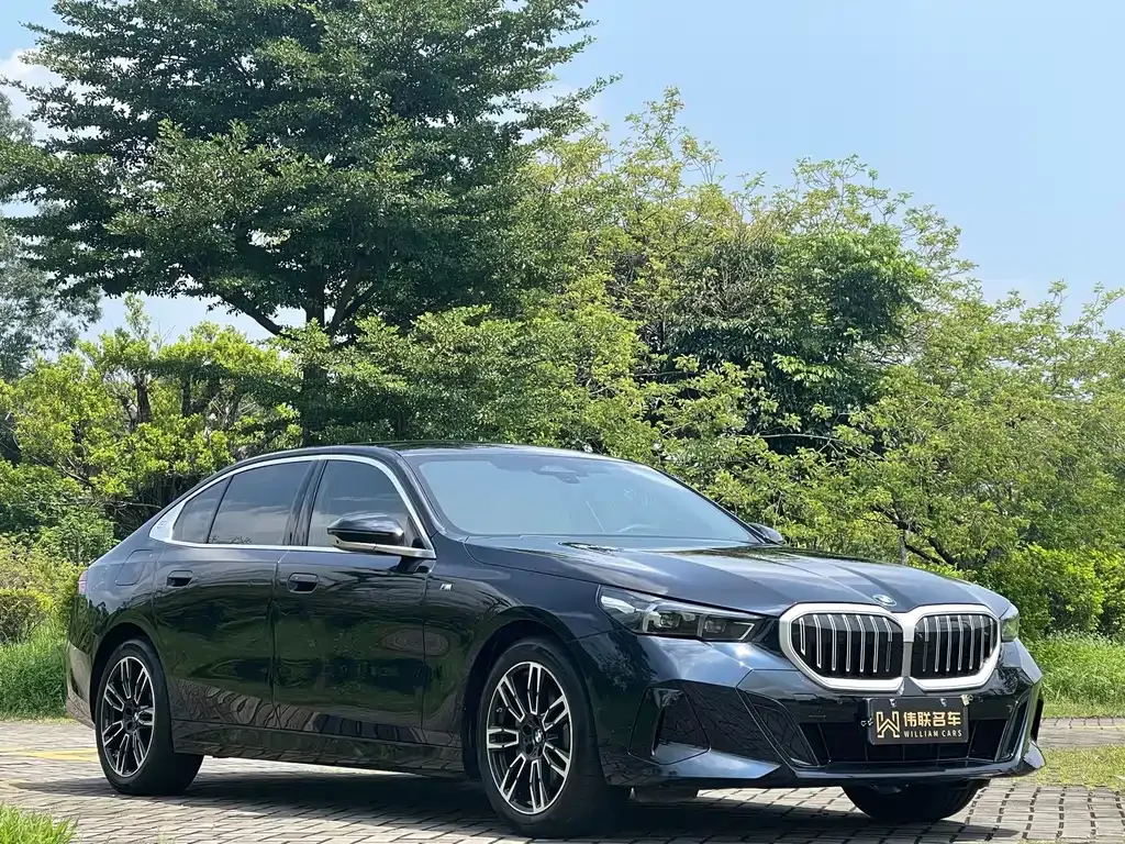 BMW 5 Series — фото 10