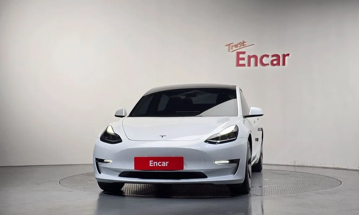 Tesla Model 3 — фото 8