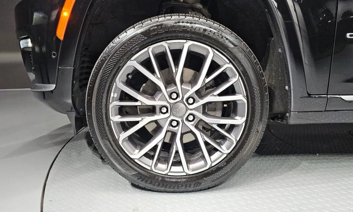 Jeep Cherokee — фото 10
