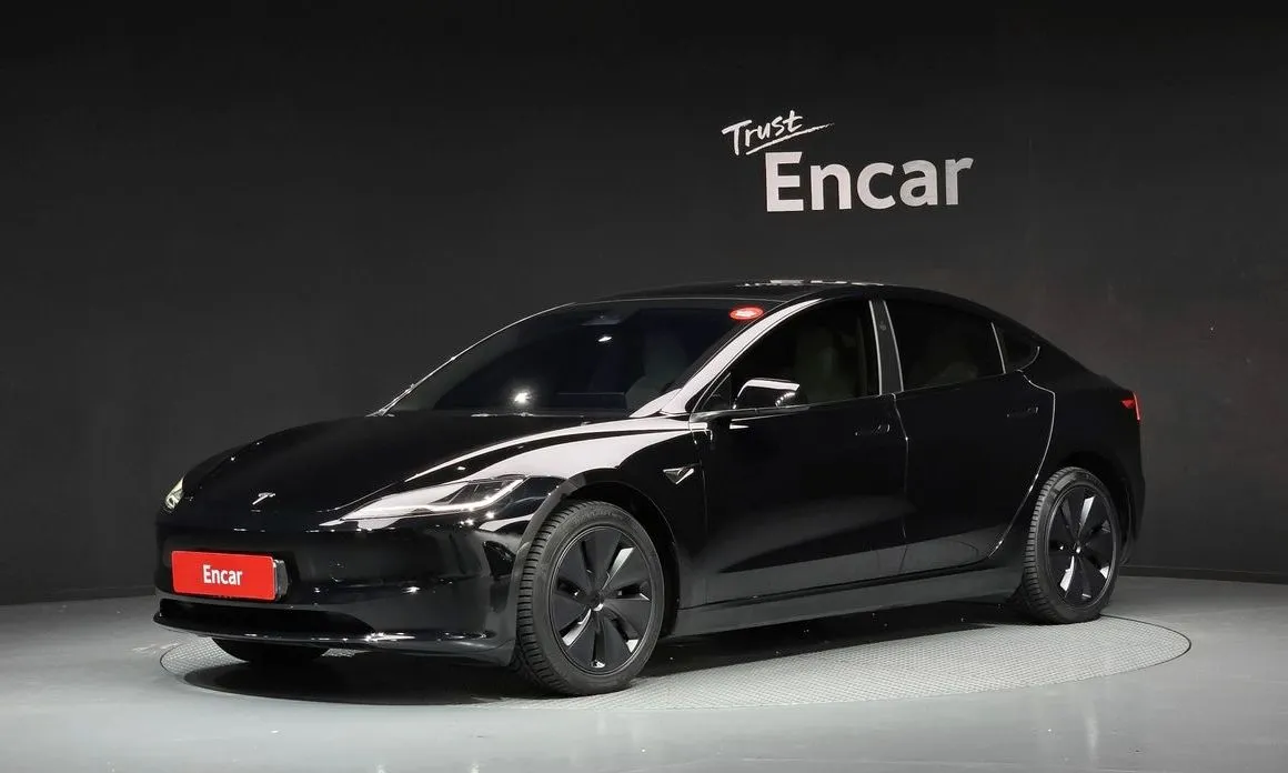 Tesla Model 3 — фото 1