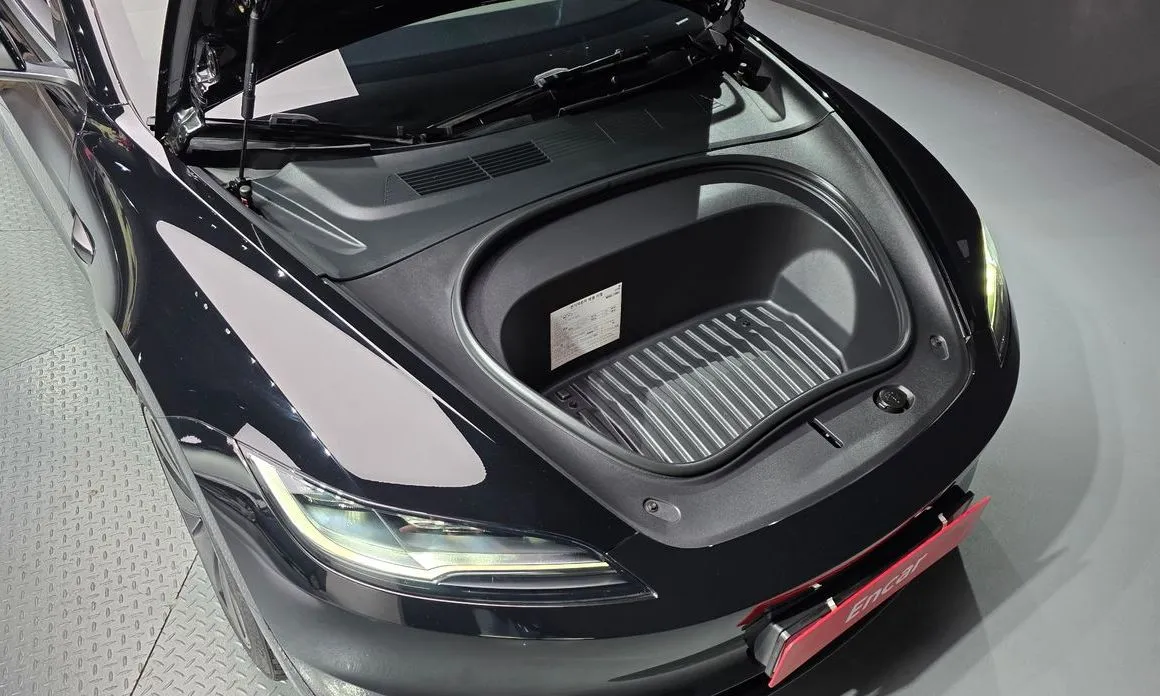 Tesla Model 3 — фото 10