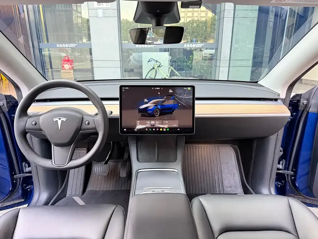 Tesla Model Y — фото 5
