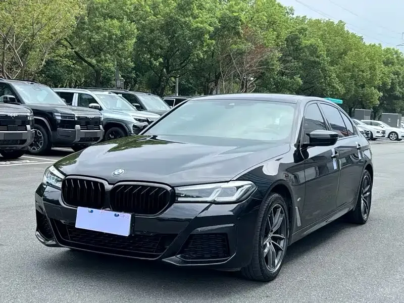 BMW 5 Series — фото 1